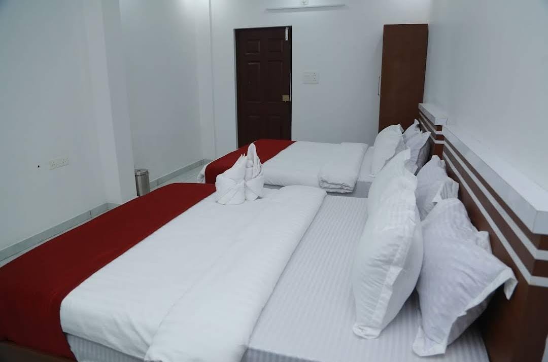 Erumely Palace Hotel & Rooms
