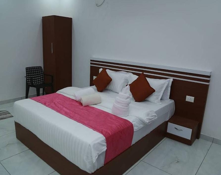 Erumely Palace Hotel & Rooms