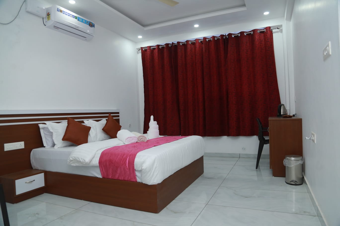 Erumely Palace Hotel & Rooms