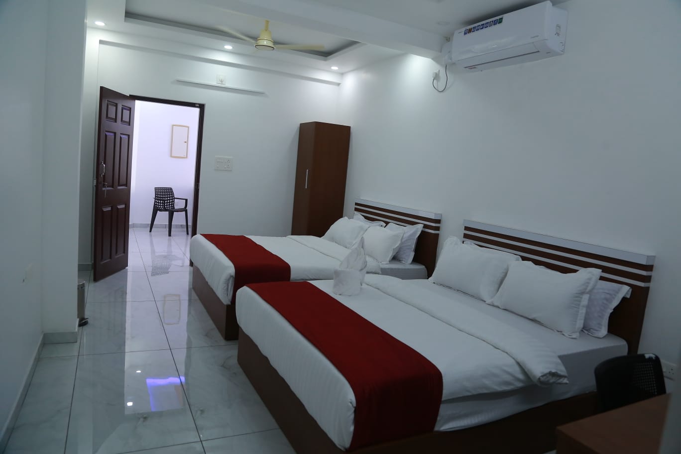 Erumely Palace Hotel & Rooms